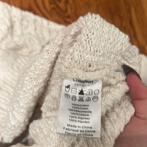 Callahan Woman’s Cream Sweater Size S - Picture 5 of 5